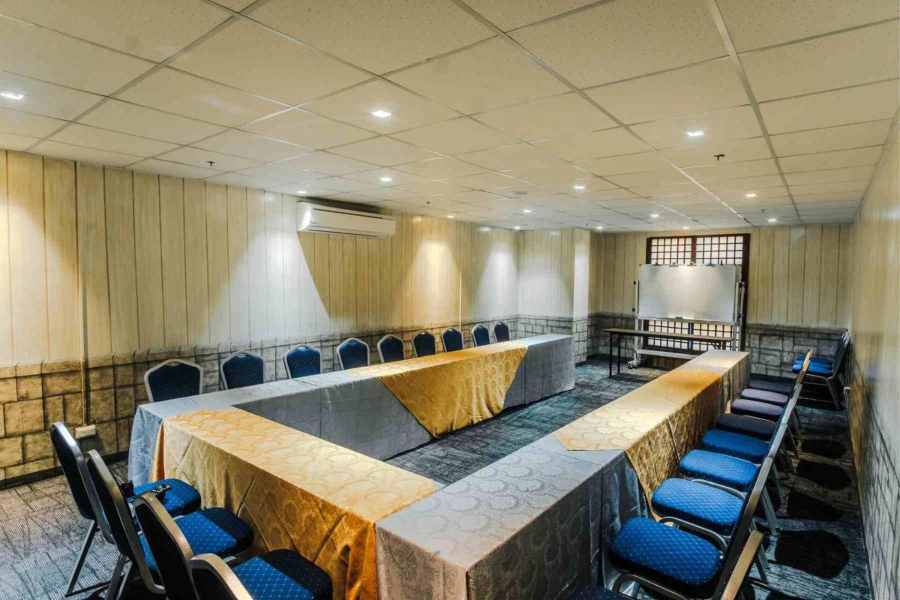Cebu Quincentennial Hotel Bagian luar foto